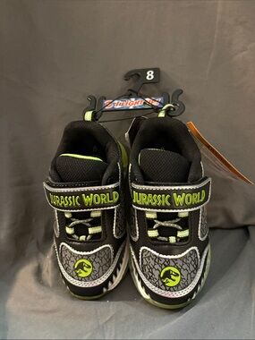 Jurassic World Kids' Black & Lime Light-Up Sneakers big boys size 8 sku SDR NWT